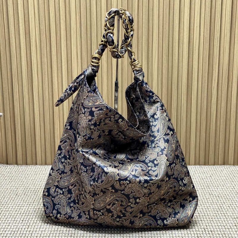 Y51 shopping bags